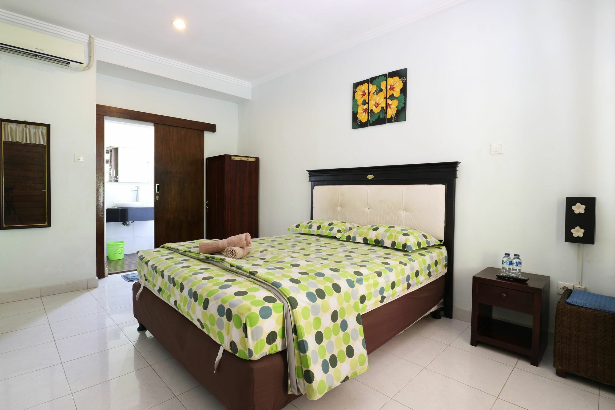 Mustika Inn Кута Экстерьер фото