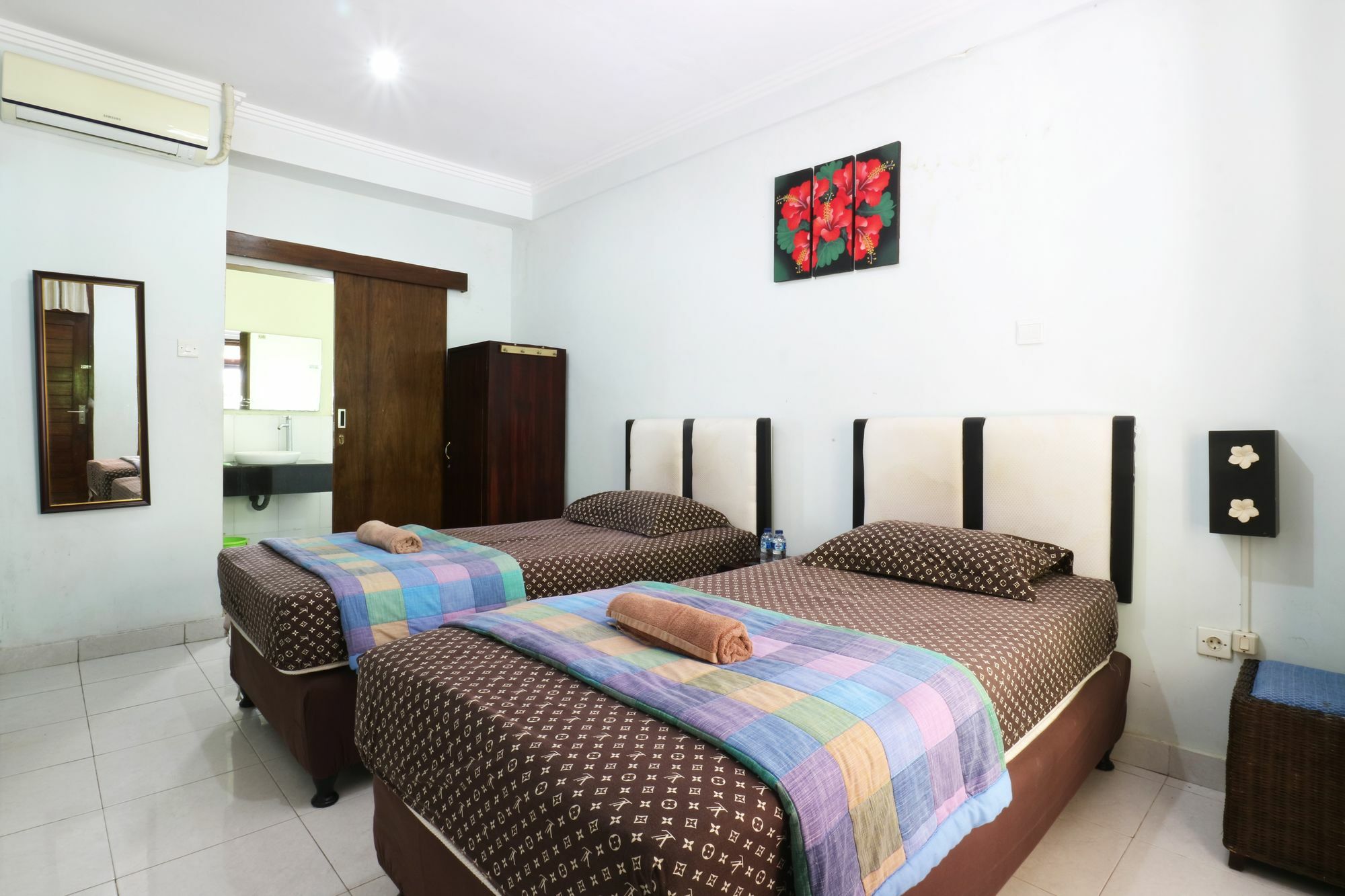 Mustika Inn Кута Экстерьер фото